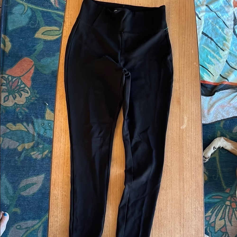 Kendall and Kylie Black High-Waisted Leggings Size M
